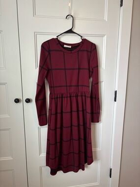 Women’s Burgundy Plaid Long-Sleeve Midi Dress